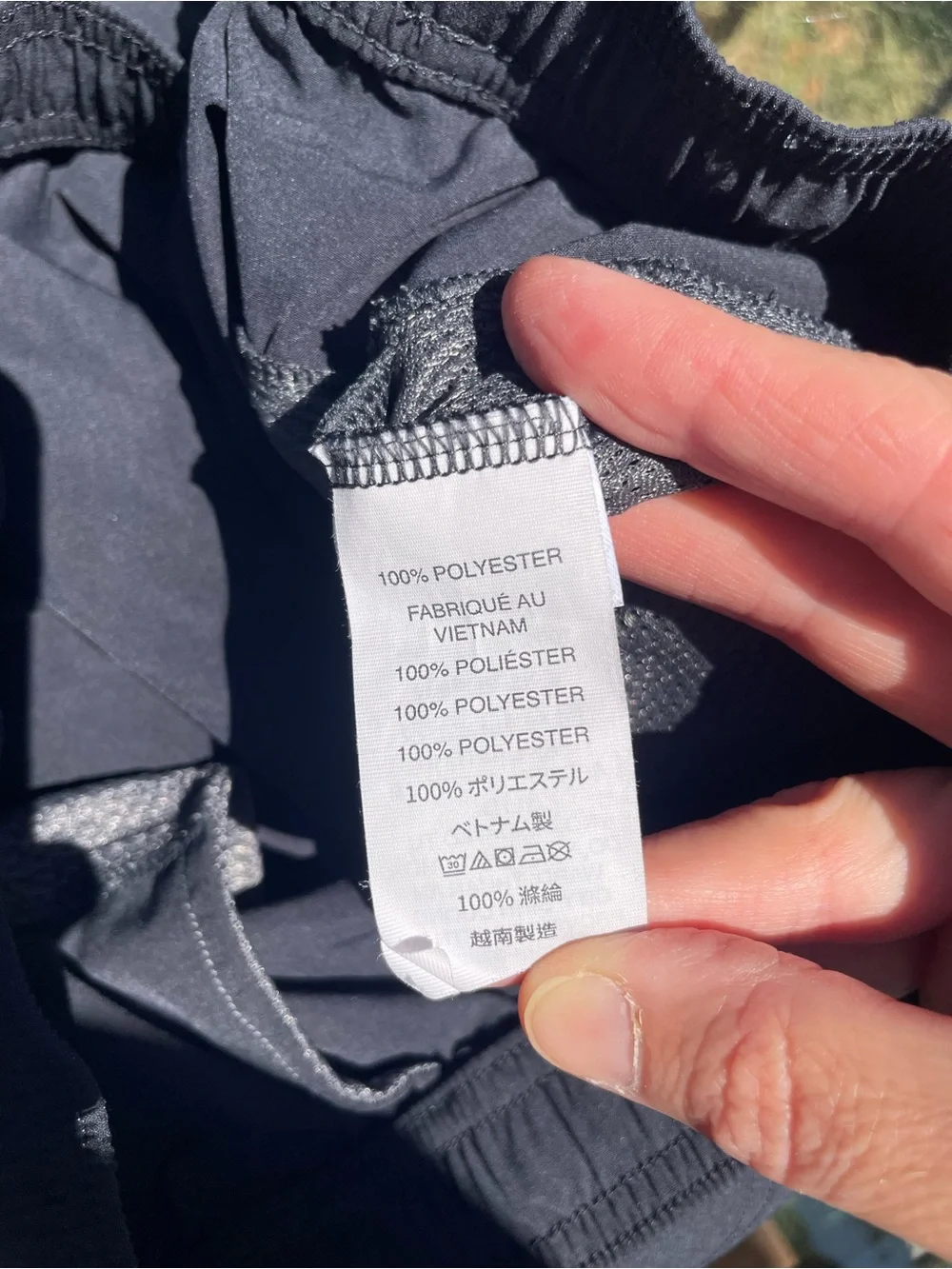 Vuori blue men’s volley short unlined 5 1/2” inseam